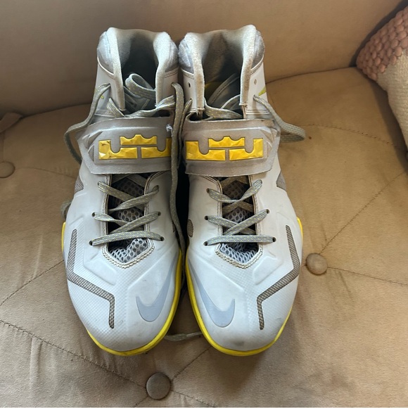 Nike LeBron Zoom Soldier Men’s 11.5 Yellow Sneakers - Picture 3 of 7